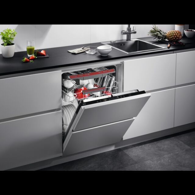 AEG FSS64907Z Built In Dishwasher - 14 Place Settings