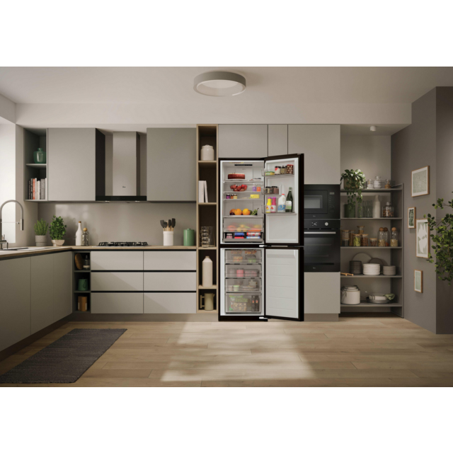 Hoover HONCQ3T518ENTK Total No Frost Fridge Freezer Black