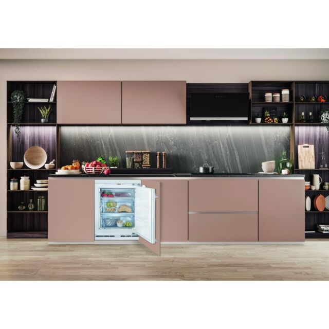 Hotpoint HBUFZ011 Built In Freezer