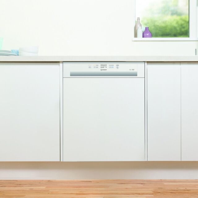 Indesit I3BL626UK Semi-Integrated Dishwasher - 14 Place Settings