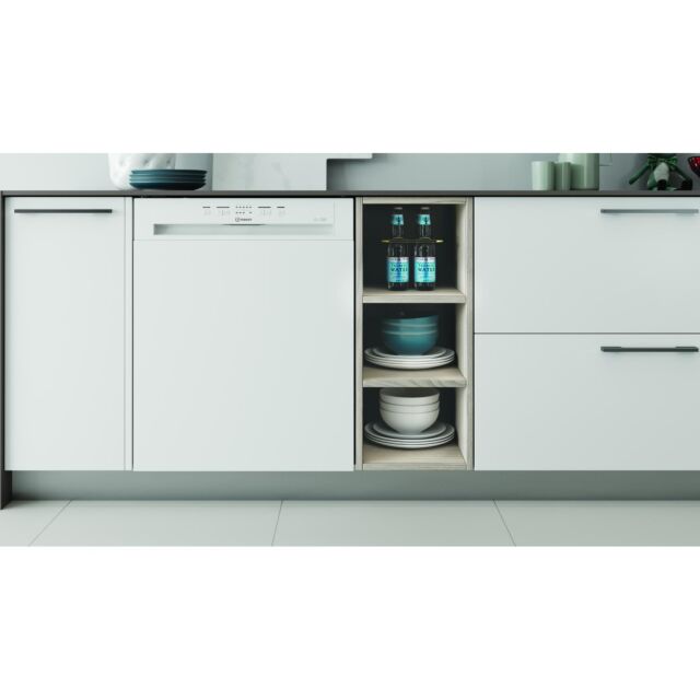 Indesit I3BL626UK Semi-Integrated Dishwasher - 14 Place Settings