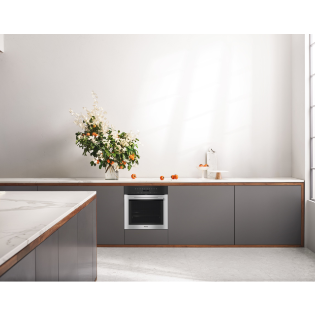 Miele H7164BP clst Built-In Single Oven