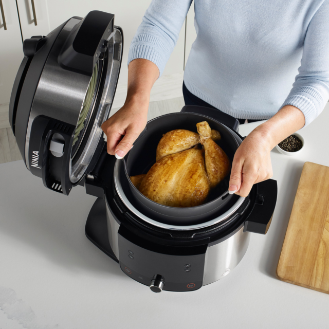 ninja OL550UK 6L 11-In-1 One Lid Muti Cooker - Black