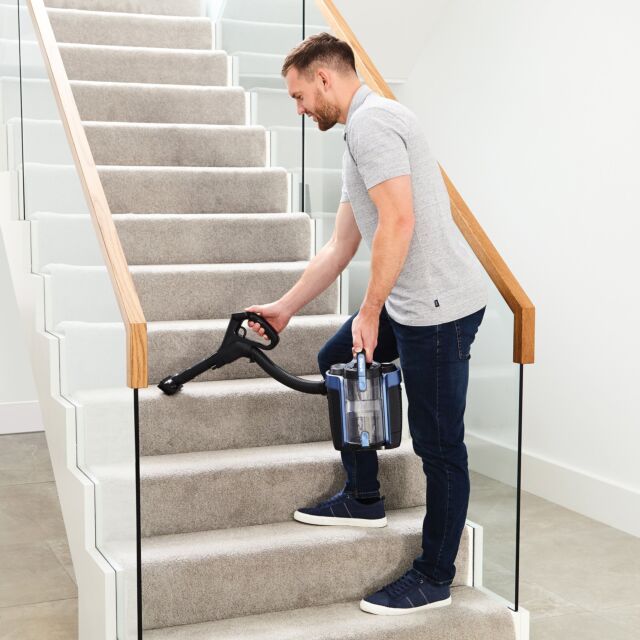 Shark ICZ300UKT Anti Hair Wrap Cordless Upright Vacuum Cleaner with PowerFins, Powered Lift-Away + T