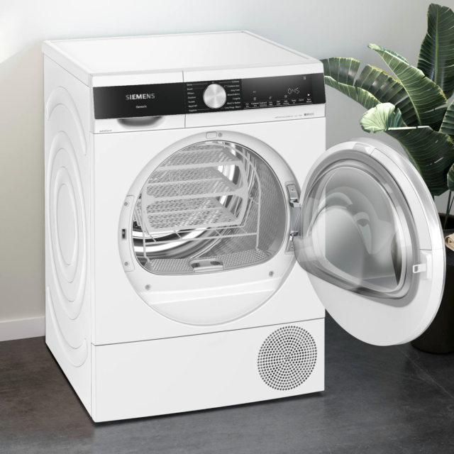 Siemens WQ45G2D2GB  9kg Heat Pump Tumble Dryer - White
