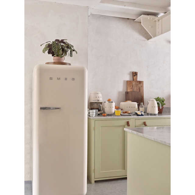 Smeg FAB28RCR6UK 60.1cm Cream Fridge Freezer