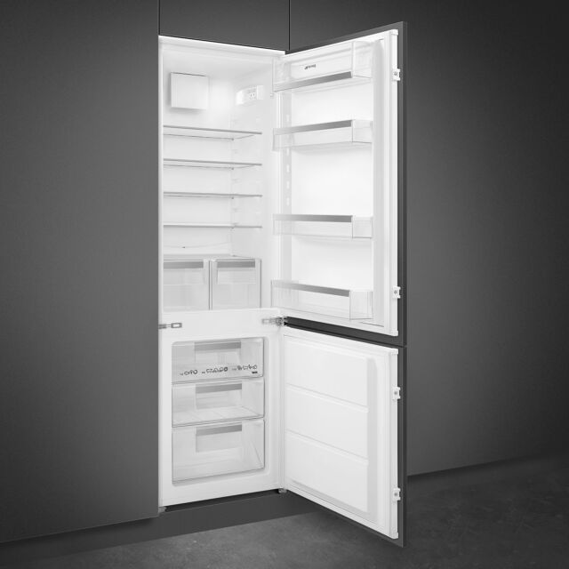 Smeg UKC81721E Integrated In Column 70-30 Fridge Freezer
